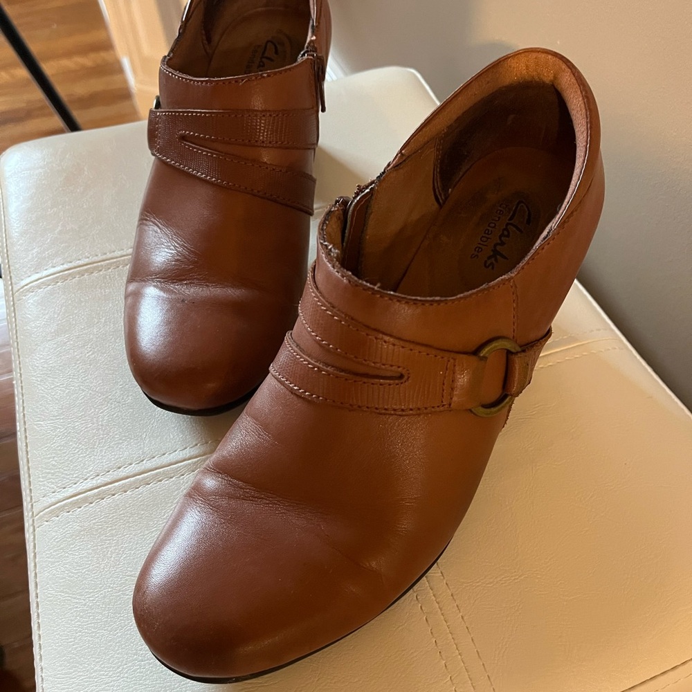 Clarks Bendables Women's Tan Heeled Boots, Size 8 1/2 W